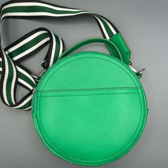 Seven Hills Faux Leather Kelly Green Circle Bag Sporty Crossbody Strap - Picture 2 of 14